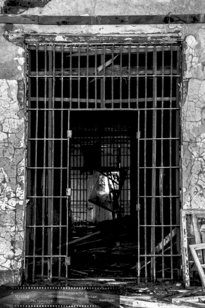 Dark-Passage-2_prison_na-as-Smart-Object-1