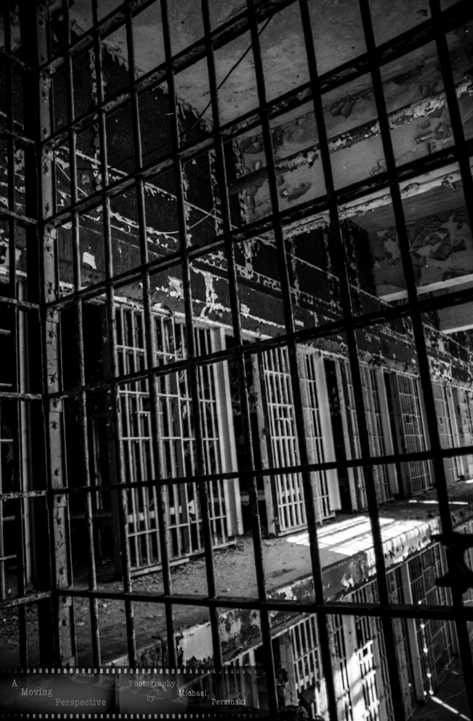 Stars-and-Stripes-Viewed-in-Black-and-White-3_prison_na